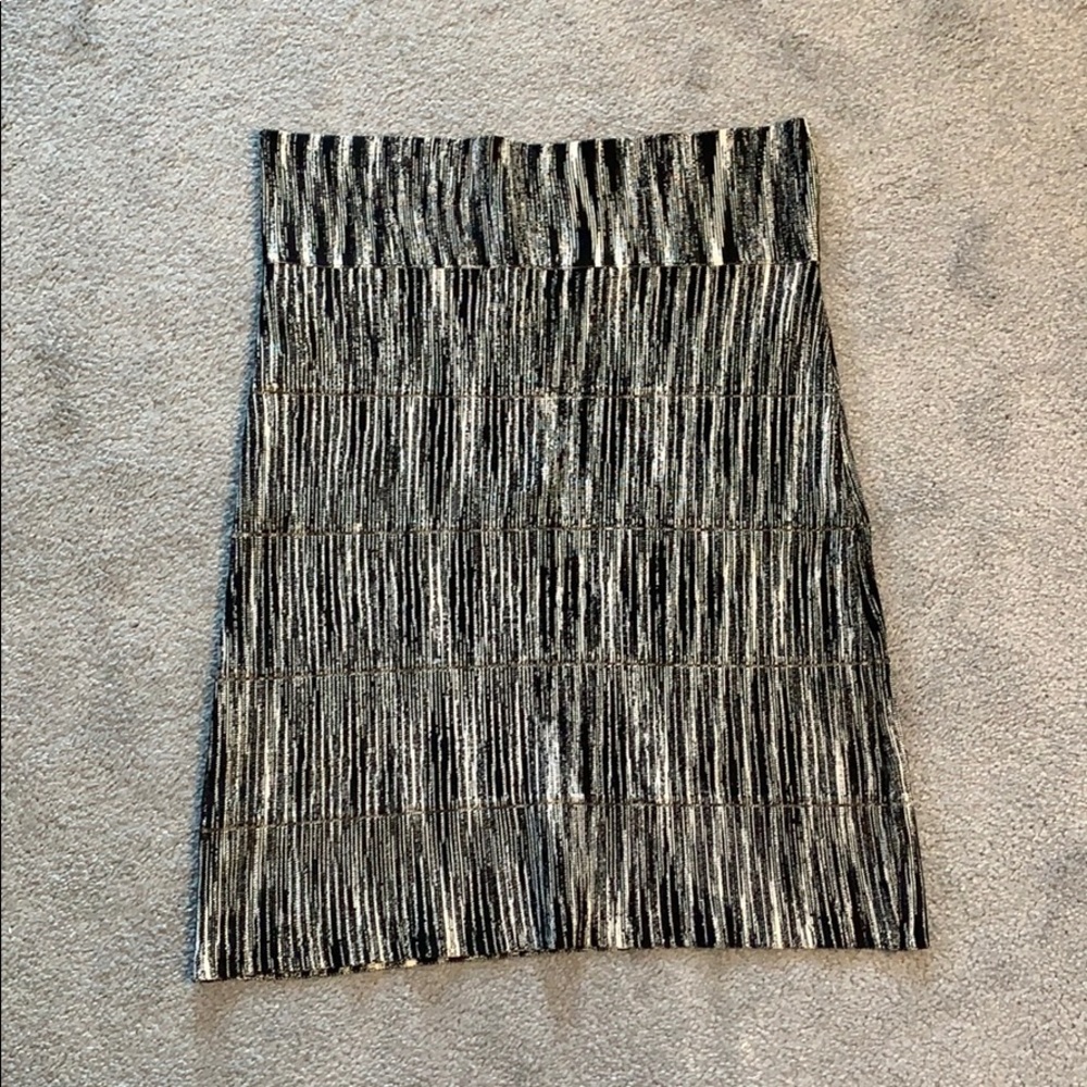 • BcBgMaxAzria • XS • High Waisted B&W Skirt